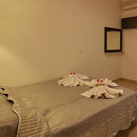 Tsitsirikos Studios 2 * Toroni